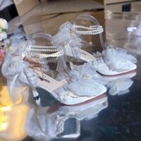 [Sẵn Sàng] Giày lo Chính Hãng Hoa Phù Hợp Với Đám Cưới Giày Cao Gót Mũi Nhọn Ngọt Ngào Cô Gái Thanh Lịch Trái Tim Gothic Phong Cách Cung Điện Giày Cưới Cân Bằng Chống Trơn Trượt Văn Phòng Tiệc Sinh Viên Thoáng Khí