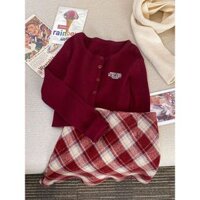 (Sẵn set L) Áo len cardigan + Chân váy kẻ sọc vintage Hàn 2024