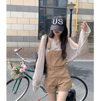 [SẴN] Set yếm short chất denim màu be mix áo dệt kim tay dài khoét vai form rộng HACHIE