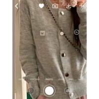 (Sẵn ship)𝓜𝓲𝓮 𝓑𝓸𝓾𝓽𝓲𝓺𝓾𝓮 Áo khoác len cardigan thêu mặt buồn cổ tròn dáng dài dành cho Nữ 2023