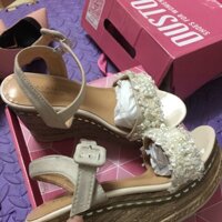 sandal đế xuồng sẵn 35-36 ảnh khách đi áo đen