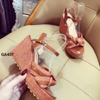 Sandal đế xuồng