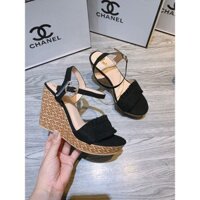 Sandal đế xuồng