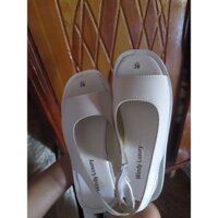 Sandal đi học
