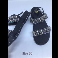 Sandal đính đá
