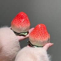 Sáng Tạo Dâu Tây Trà Gốm Sứ Trung Quốc Kín Có Thể Chống Ẩm Mini Lưu Trữ Có Thể Bảo Quản Tủ Tivi Gia Đình Đồ Trang Trí Nhỏ