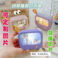 ✨Sáng Tạo Tranh Ánh Sáng Đèn Ngủ Bạn Học Sinh Quà Tặng Cô Gái Phong Cách Dễ Thương Đồ Chơi Có Thể Tùy Chỉnh 25.3.27