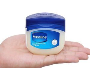 Sáp dưỡng ẩm Vaseline Petroleum Jelly phục hồi da bong tróc 50ML