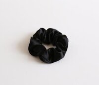Scrunchies dây cột tóc lụa đơn sắc - Đen