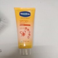 serum chống nắng vaseline SPF 50+ .