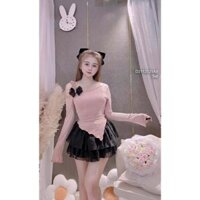 Set 2 món áo kiểu lệch vai phối 1 dây nơ tà xéo vạt nhọn tay dài kèm chân váy ngắn xòe tầng Transstore