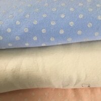Sét 2 vải băng lông và 1 kg nỉ Sét vải gồm 2 kg vải băng lông chấm bi hồng và chấm bi xanh , 1kg vải nỉ màu trắng kem