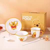 Set 5 Món Bộ Đồ Ăn Bằng Sứ Disney Chén Dĩa Muỗng Đũa Ly Pooh & Gấu Dâu, Stitch. Hộp Quà Tặng Dễ Thương[Chính Hãng Graby]
