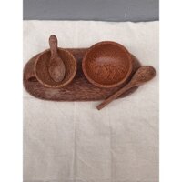 Sét 5 món gồm : 01 bát Cơm ,01 Ly Uống Nước, 01 Thìa Cơm, 01 Thìa Cafe Và 01 Đĩa Oval Làm Từ Chất Liệu Gỗ Dừa Tự Nhiên