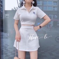 set áo croptop polo thêu gấu trắng chân váy chữ A