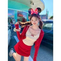 SET ÁO CROPTOP TRẮNG HOA NHÍ 2 DÂY REN ĐÍNH NƠ ĐỎ + ÁO KHOÁC ĐỎ TAY DÀI CROPTOP + CHÂN VÁY ĐỎ ĐÍNH NƠ (TH)