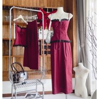 SET ÁO ĐỎ CORSET CÚP NGỰC VIỀN REN ĐEN 2 DÂY MOCKING CHUN LƯNG SAU + CHÂN VÁY MIDI SUÔNG ĐỎ XẾP LY XẺ TÀ (TH)
