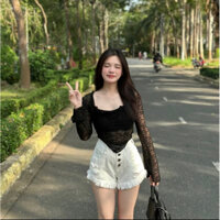 Set áo ren vạt nhon tay dài nhíu ngực kèm quần short jean 5 nút tua rua