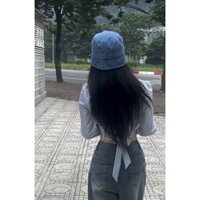 Set áo sơ mi croptop thắt eo dây và quần jeans