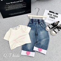 Set áo thun cotton đính nơ phối quần jean đắp hình tim nổi xinh xắn cho bé gái diện hè, đi học