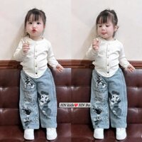 SET ÁO THUN DÀI TAY ĐÍNH NÚT KÈM QUẦN JEAN ỐNG SUÔNG IN HÌNH MICKEY BÉ GÁI