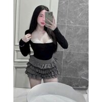 Set áo thun đen cổ vuông phối ren tay dài chân váy xám tầng