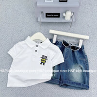 Set áo thun trắng in gấu - quần sort jeans rách cho bé