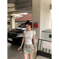 Set áo thun trắng ôm body+chân váy chữ A hoa nhí