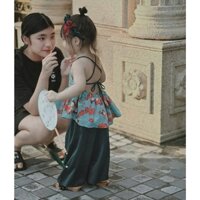 Set bé gái màu xanh lạ trung thu 2024 gồm áo yếm + quần tặng kèm bờm Tiệm Tạp Hóa CHIPCHIP