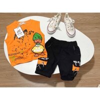 Set bé trai hình vịt,quần kaki túi hộp