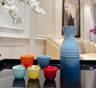 Sét bình kèm cốc uống Sake, rượu mạnh Le Creuset