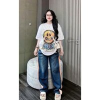 Set bộ 2 món áo thun họa tiết in chữ hình mặt cười kèm quần jean dài ống suông phối viền sọc bên TOMBI SHOP