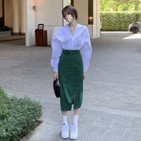 Set bộ Áo sơ mi trắng tay phồng + Chân váy kaki xẻ xanh lá đậm Hàn Quốc