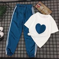 Set bộ áo thun và quần sọc