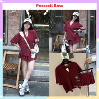 Set bộ đồ nữ gồm áo phông cổ tim tay lỡ form dáng rộng, ống tay kẻ vạch nổi bật mix chân váy ngắn xếp ly trẻ trung