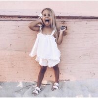 Set bộ linen trắng nhún bèo bé gái