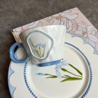 Set cốc đĩa "The return of happiness với hoạ tiết hoa linh lan & diên vỹ"