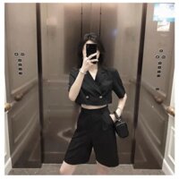 SET CROP ĐEN CỔ VEST + SHORT NGỐ♠️