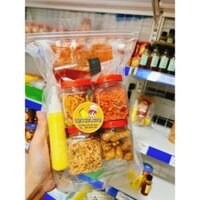 Set dẻo tôm đặc biệt gồm 400gr bánh dẻo tôm+50gr hành+50gr tép+50gr khô gà+  50gr tóp mỡ+1 chai sốt tắc ớt rim