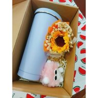 Set quà gồm Ly giữ nhiệt màu Pastel kèm móc khóa banh xù độc đáo,hoa hướng dương mini