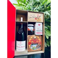 Set Quà Thịnh Vượng (Rượu Vang,Hạt Sen,Trà hạt Sen,Mứt dâu,Bánh quy Less Cookie ) - Wine Corner