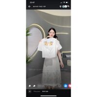 Set ren thêu cao cấp. Áo cổ bèo phối ren kính, thêu hoa đính cườm siêu sang. Chân váy dáng xoè A phối hoa thêu chân váy.
