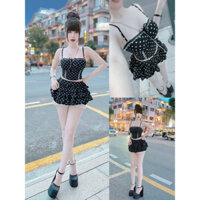 Sét váy đen chấm bi áo ngắn 2 dây ,đầm ngắn xoè tầng xinh xắn thích hợp đi chơi dạo phố du lịch