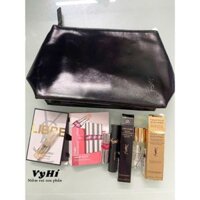 Set YSL mini gồm 1 kem lót 10ml + 1 mascara + 1 son dưỡng + 1 sample nước hoa Libre + 1 túi đựng makeup