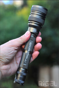 SHADOW TC6 - đèn pin kiểu dáng cổ điển, đẳng cấp