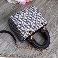 {Sỉ túi} Túi xách đeo chéo nữ dáng hộp vuông kèm chùm Shalla {bán buôn}