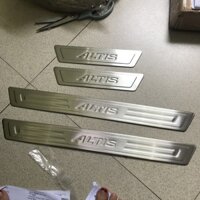 [SIÊU SALE GIẢM 15%] Bộ ốp bậc giẫm ngoài Inox Cao Cấp xe Toyota Altis 2015-19