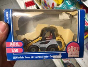 Mô hình xe ủi Siku 3529