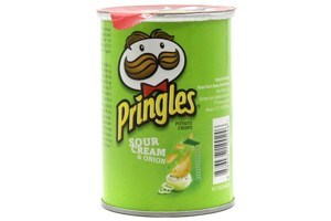 Snack khoai tây vị kem chua và hành Pringles lon 42g