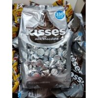 Socola KISSES Milk Chocolate Hershey’s Núm Vú  1.58kg 330 viên - Hàng Mỹ